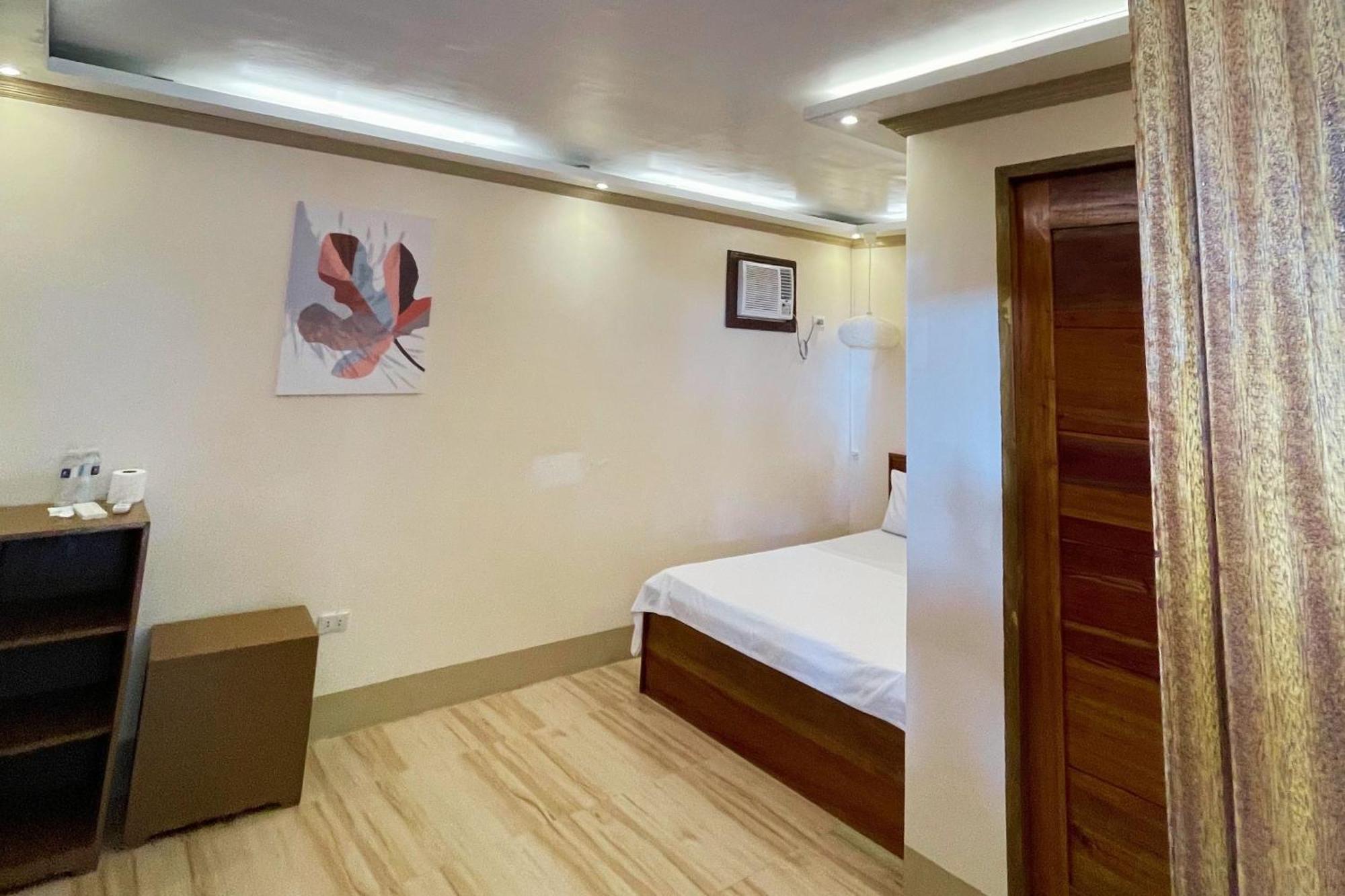 Durhan White Beach Resort Powered By Cocotel Tabuelan Exterior foto